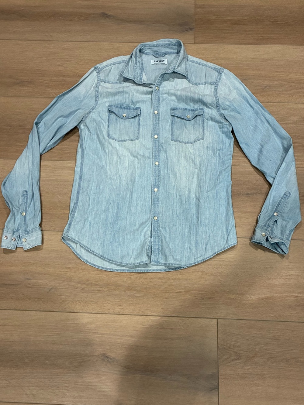 Express Chambray Button-Down Shirt | Women’s Medium | 100% Cotton